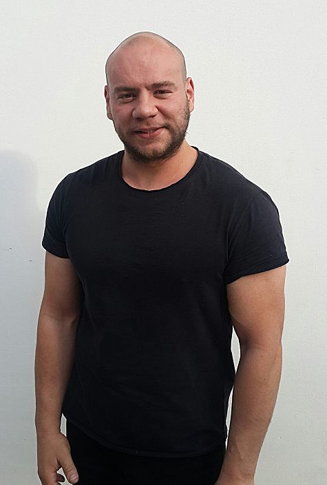 Это я