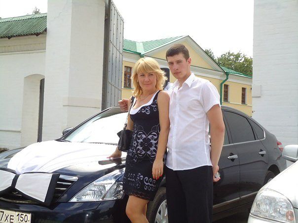 С сестренкой ))