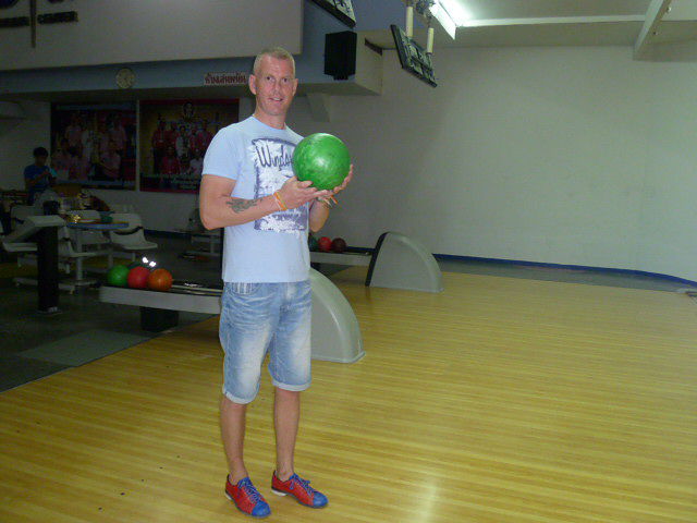 BOWLING