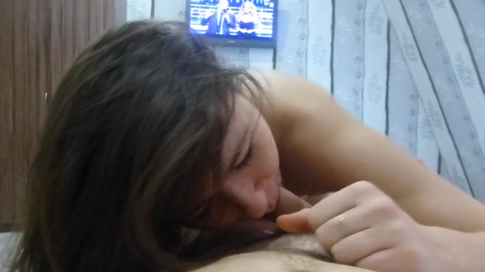 нежно сосёт