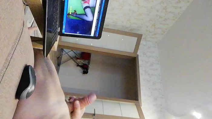 Дрочит на мою жену!