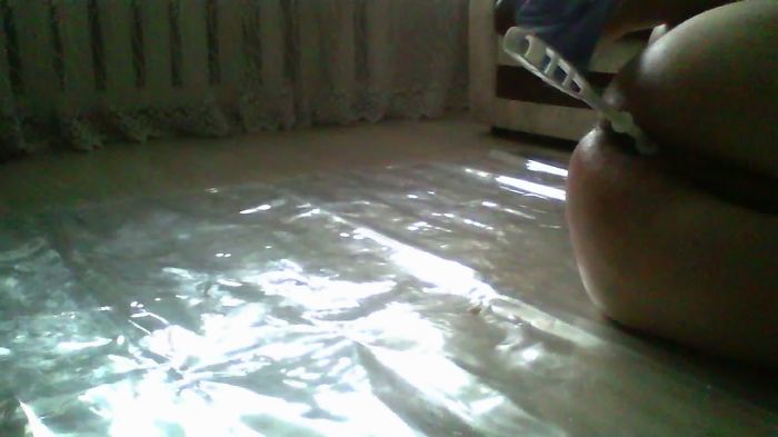 туалетный ершик в попке