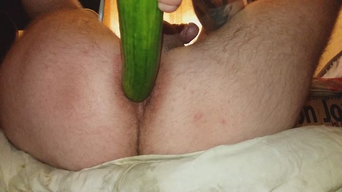 БАЛУЮСЬ С ОГУРЦОМ