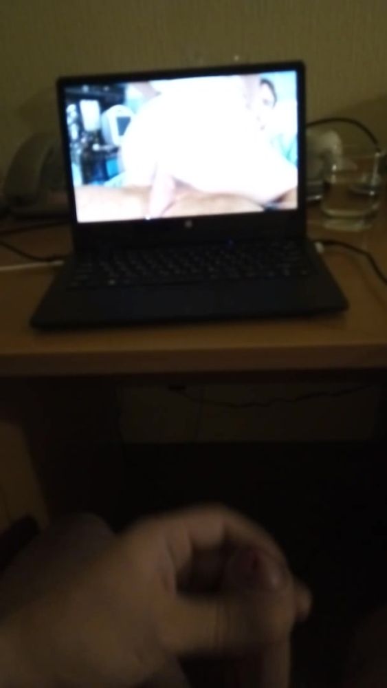 Мастурбирую