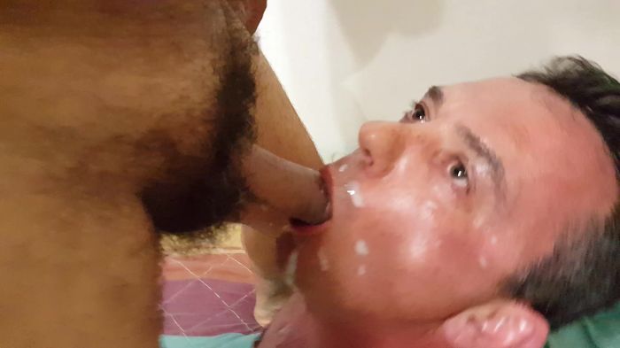 Толпой кончают мне в рот