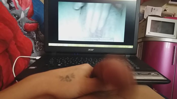 дрочит на мою жену!