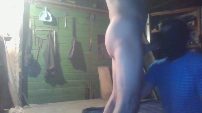 В маем гараже