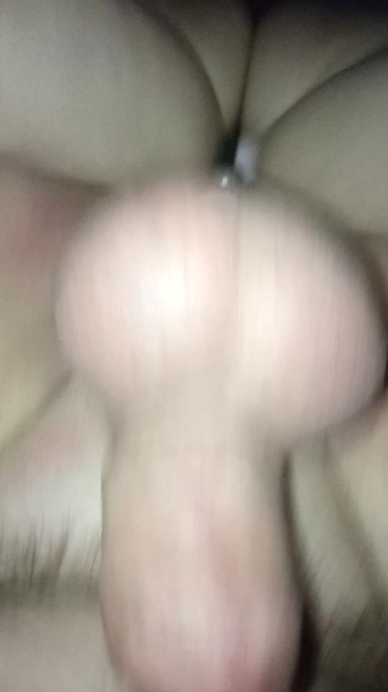 Она мена страпоном