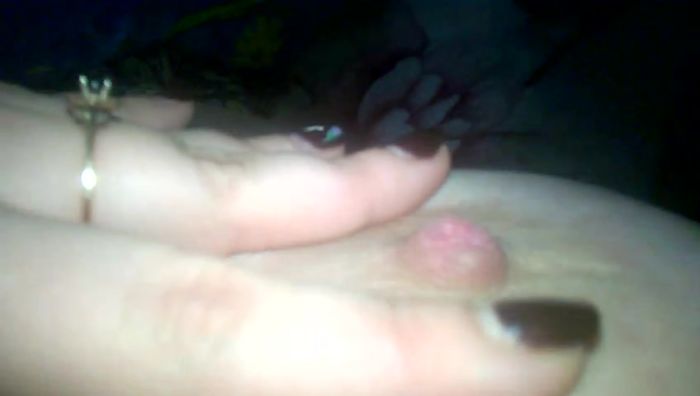 играюсь с соском)